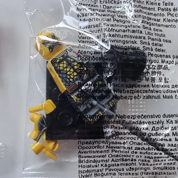 WM Assorted Building Block Mini Figures Set Of 10 - Picture 3 of 11